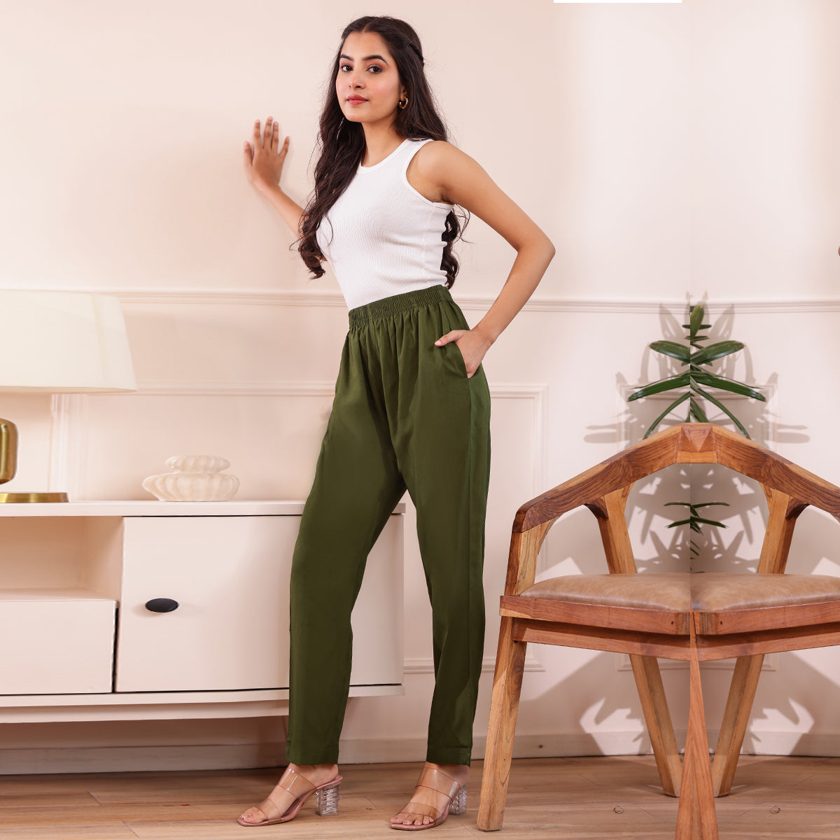 Slim Fit Mid-Rise Mehndi Green Narrow Pant