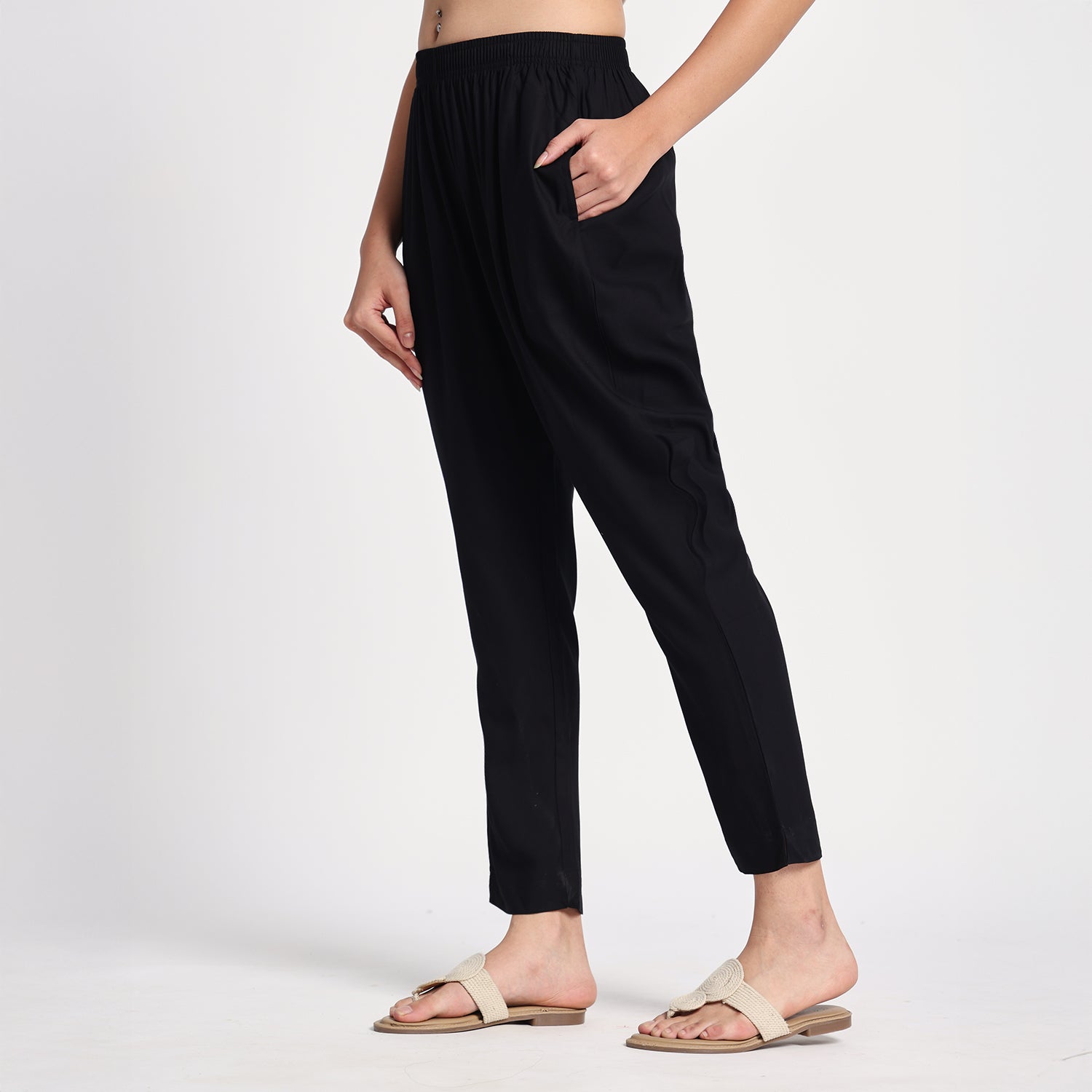 Slim Fit Mid-Rise Black Narrow Pant