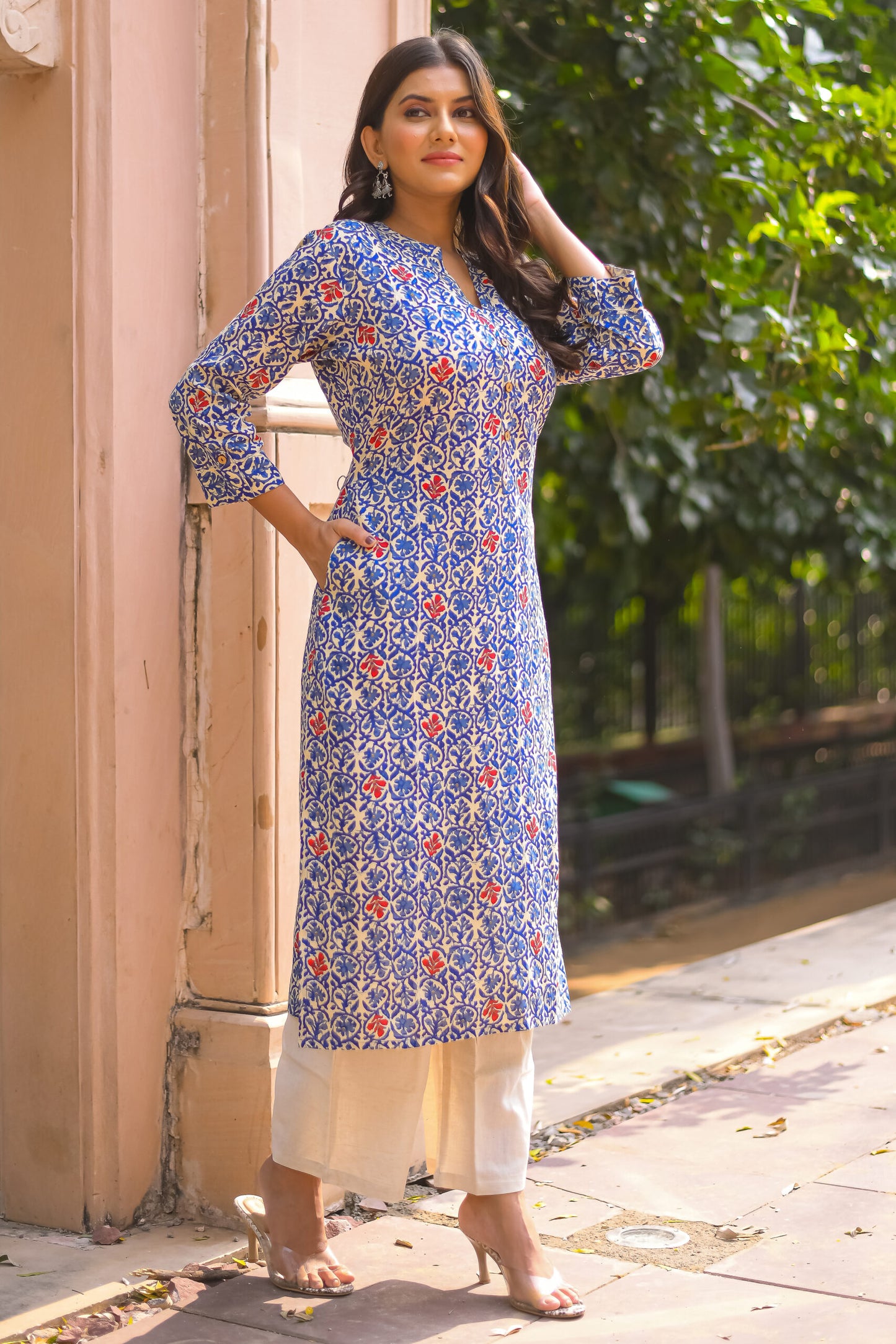 Blue and Off-white Printed Straight Kurta with Pocket