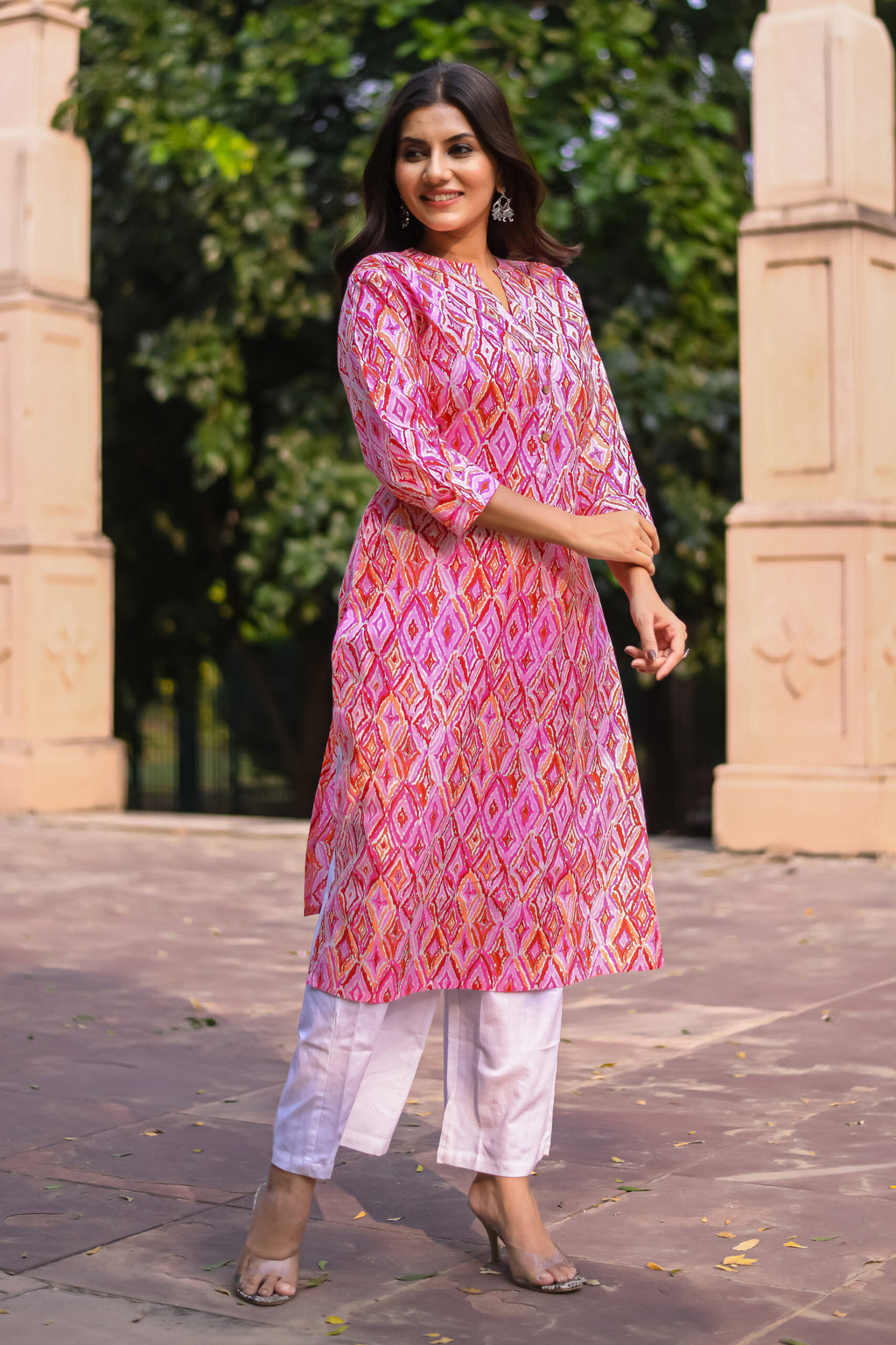 Pink Geometric Printed Straight Kurta with Pocket