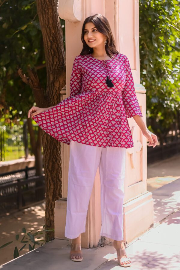 pink-and-white-tunic-tops-for-leggings