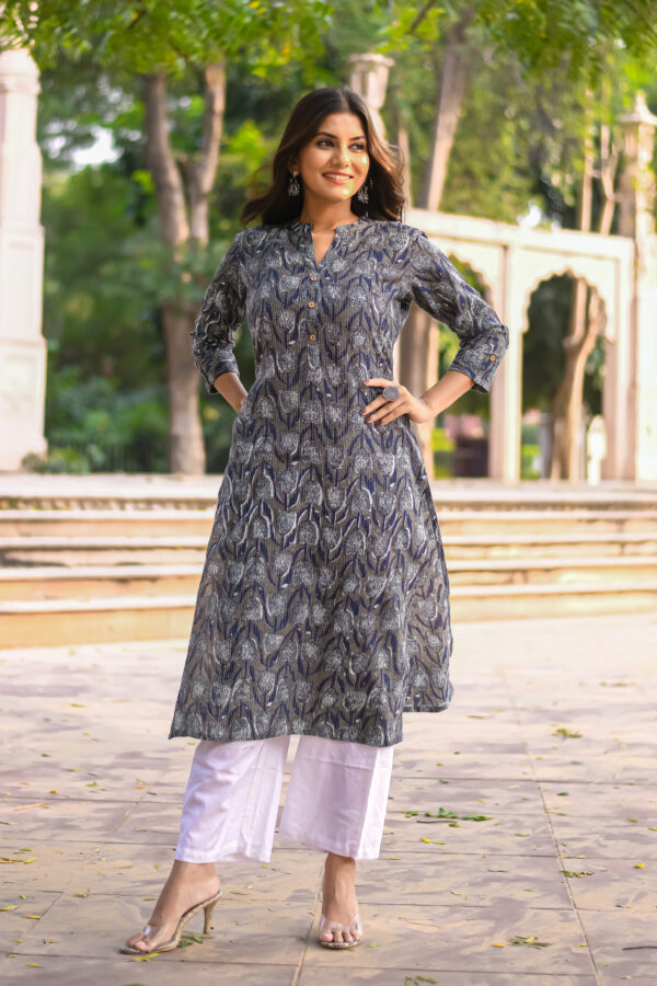 grey and navy blue motif printed straight kurta with pocket